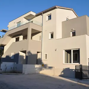 Aurora Apartment